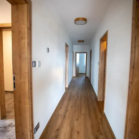 Apartma Leona, * České Budějovice