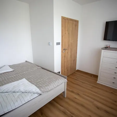 Apartma Leona, * České Budějovice