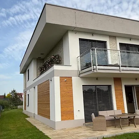 Apartma Leona, Διαμέρισμα *